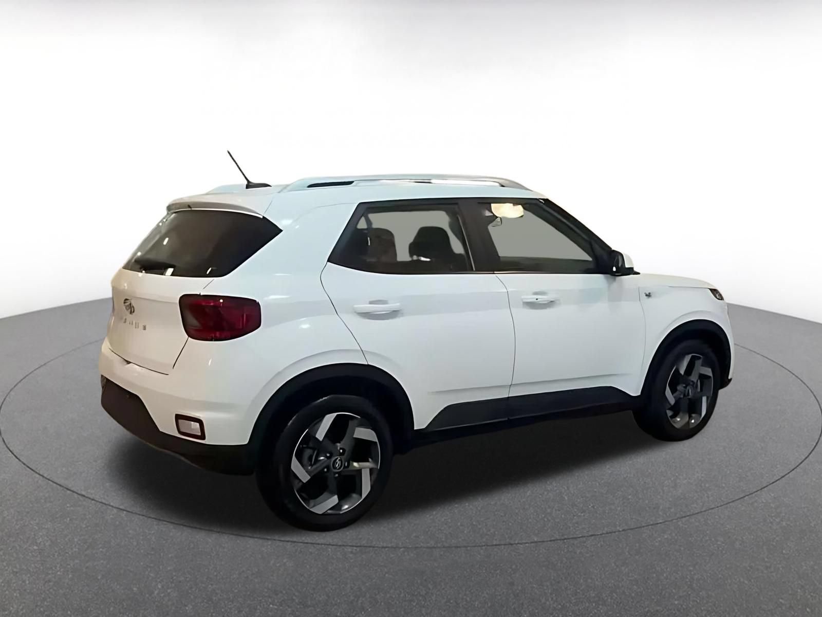 Used 2026 Hyundai Venue SEL FWD image 11