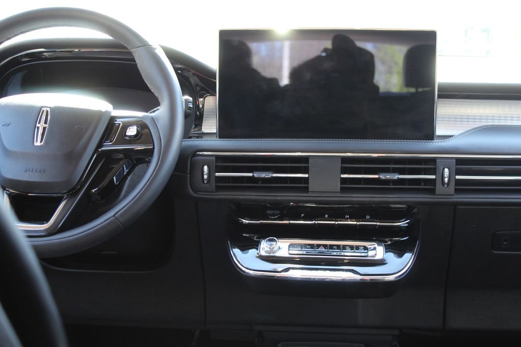 Used 2023 Lincoln Corsair AWD w/ Equipment Group 101A image 10