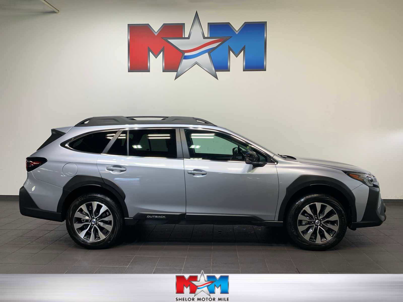 Used 2025 Subaru Outback Limited image 1