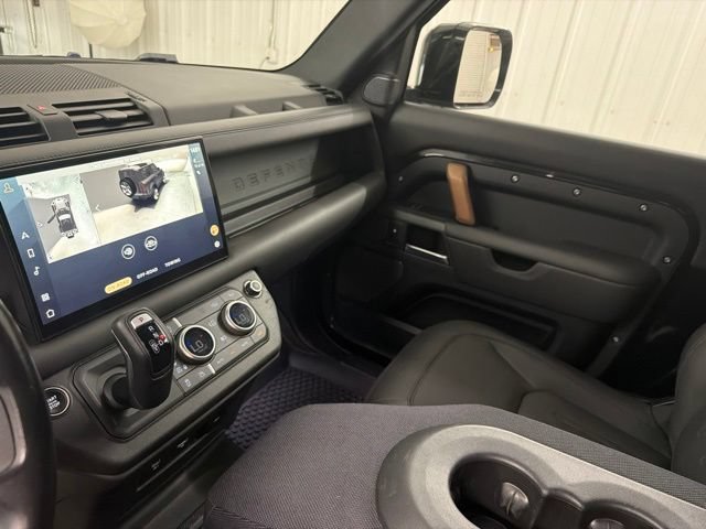 Used 2023 Land Rover Defender 90 X AWD/4WD image 28