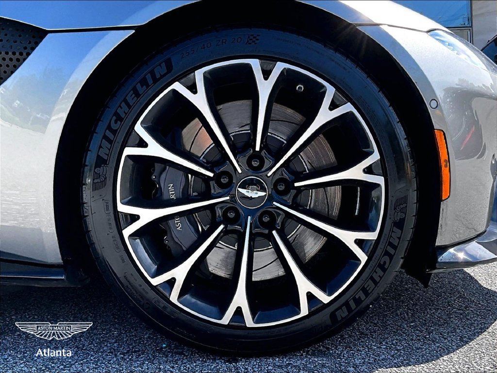 Used 2019 Aston Martin V8 Vantage Coupe RWD image 29