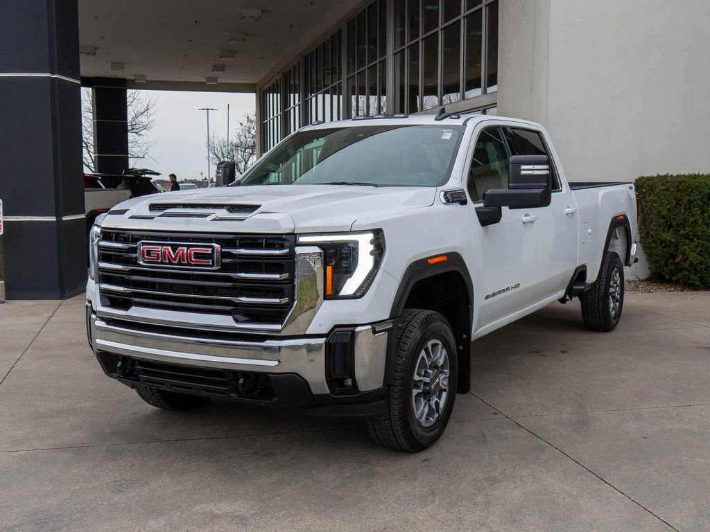 Used 2024 GMC Sierra 3500 SLE w/ SLE Convenience Package image 3