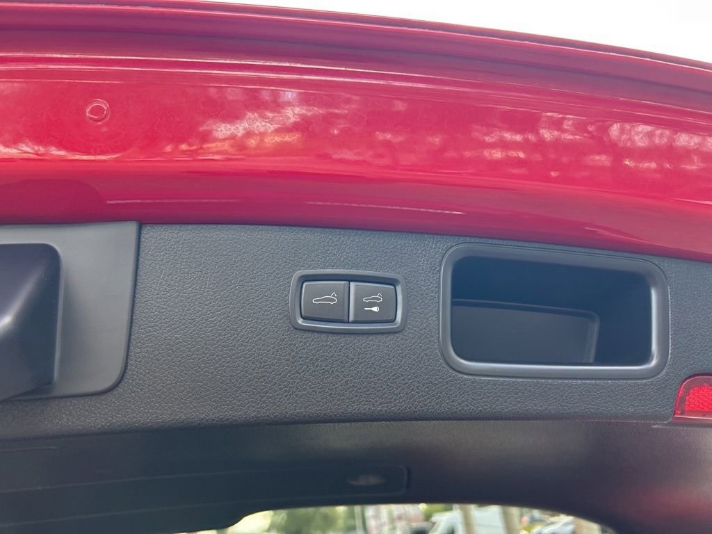 Used 2020 Porsche Macan image 33