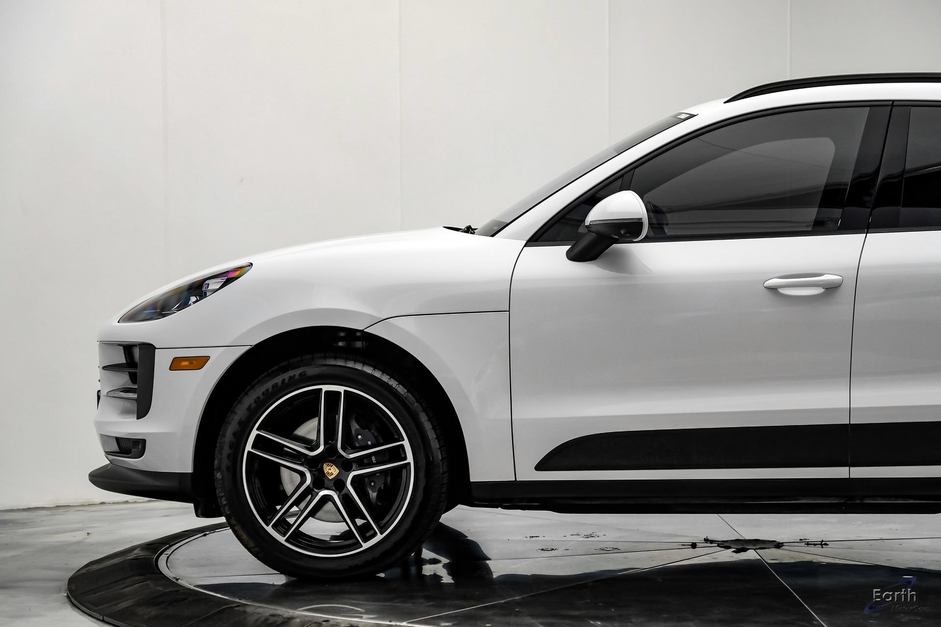 Used 2021 Porsche Macan AWD/4WD image 8