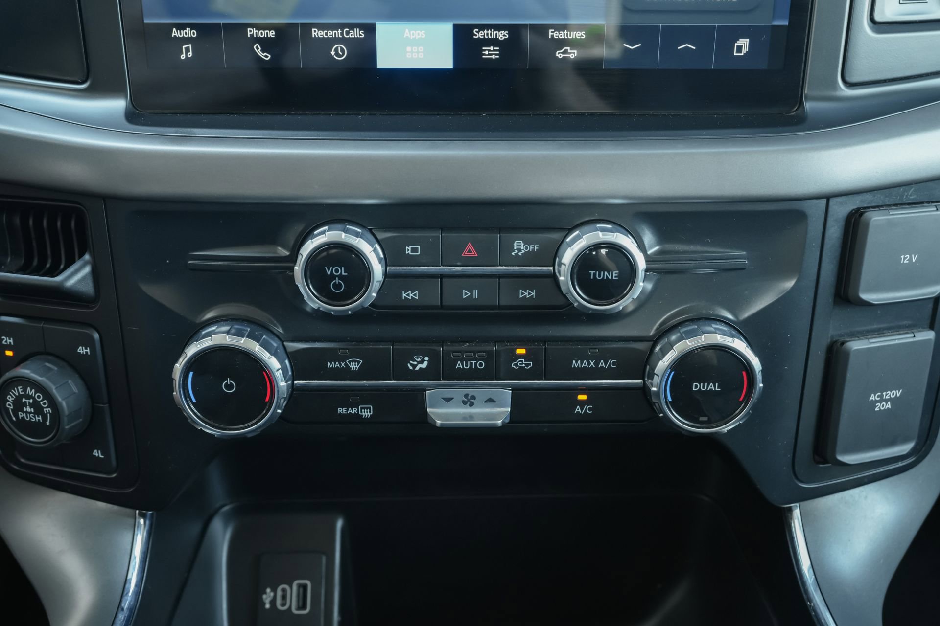 Used 2025 Ford F150 XLT w/ Equipment Group 301A Standard image 15