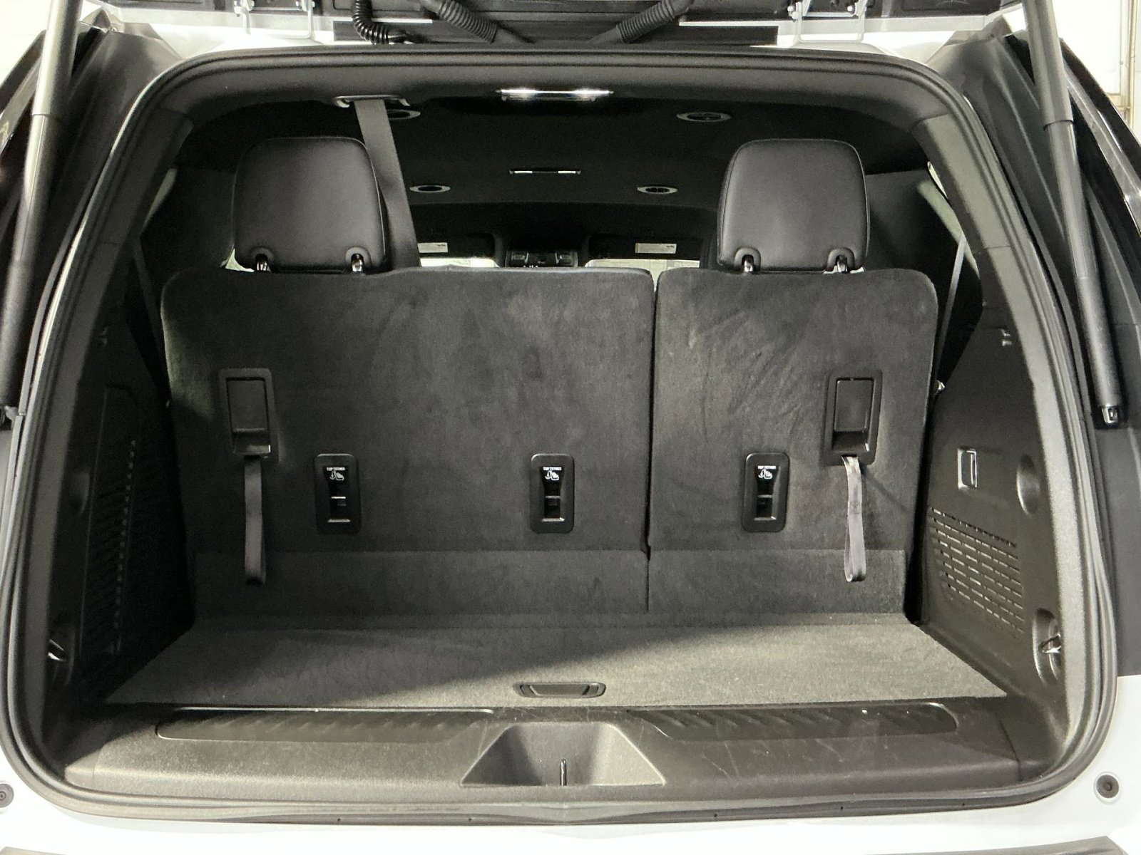 Used 2024 Chevrolet Tahoe LT image 33