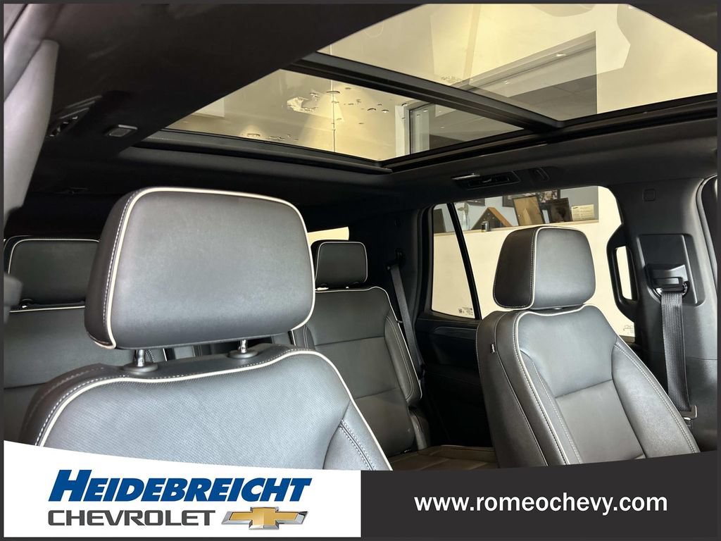 Certified 2023 GMC Yukon SLT w/ SLT Luxury Package AWD/4WD image 37