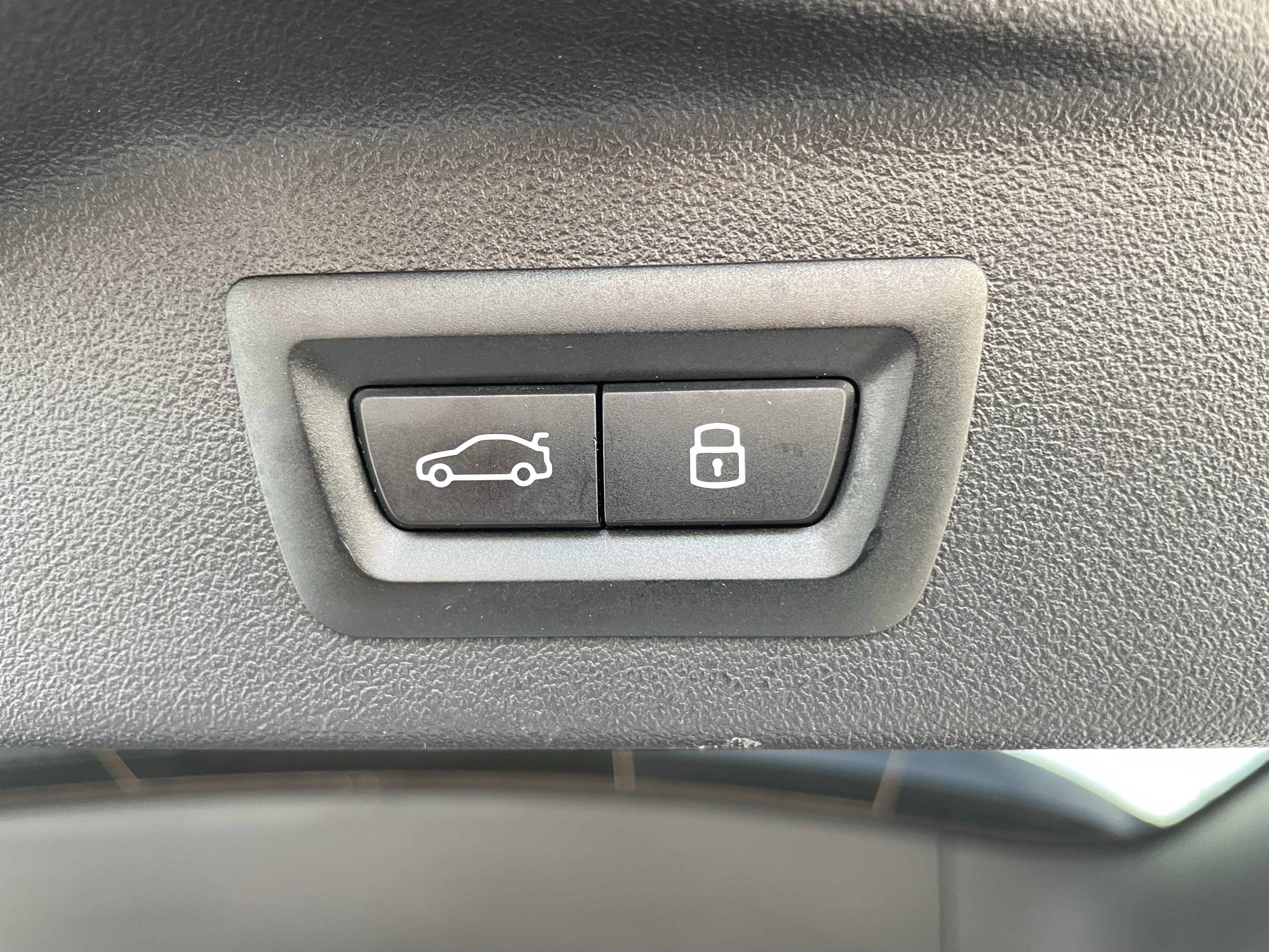 Used 2024 BMW X7 xDrive40i w/ Executive Package image 42