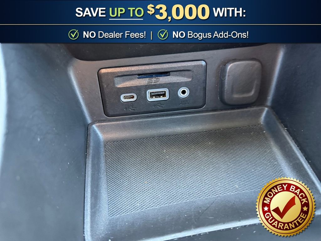 Used 2024 GMC Terrain SLT image 29