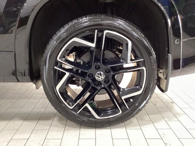 Used 2026 Volkswagen Tiguan SEL R-Line AWD/4WD image 22