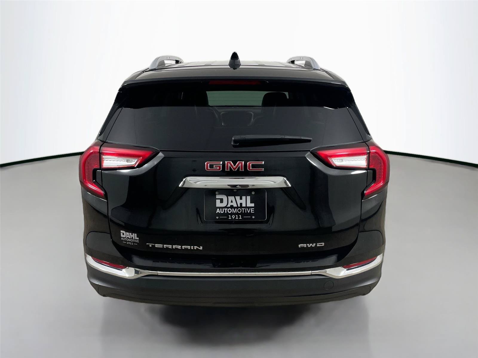 Used 2024 GMC Terrain SLT AWD/4WD image 12