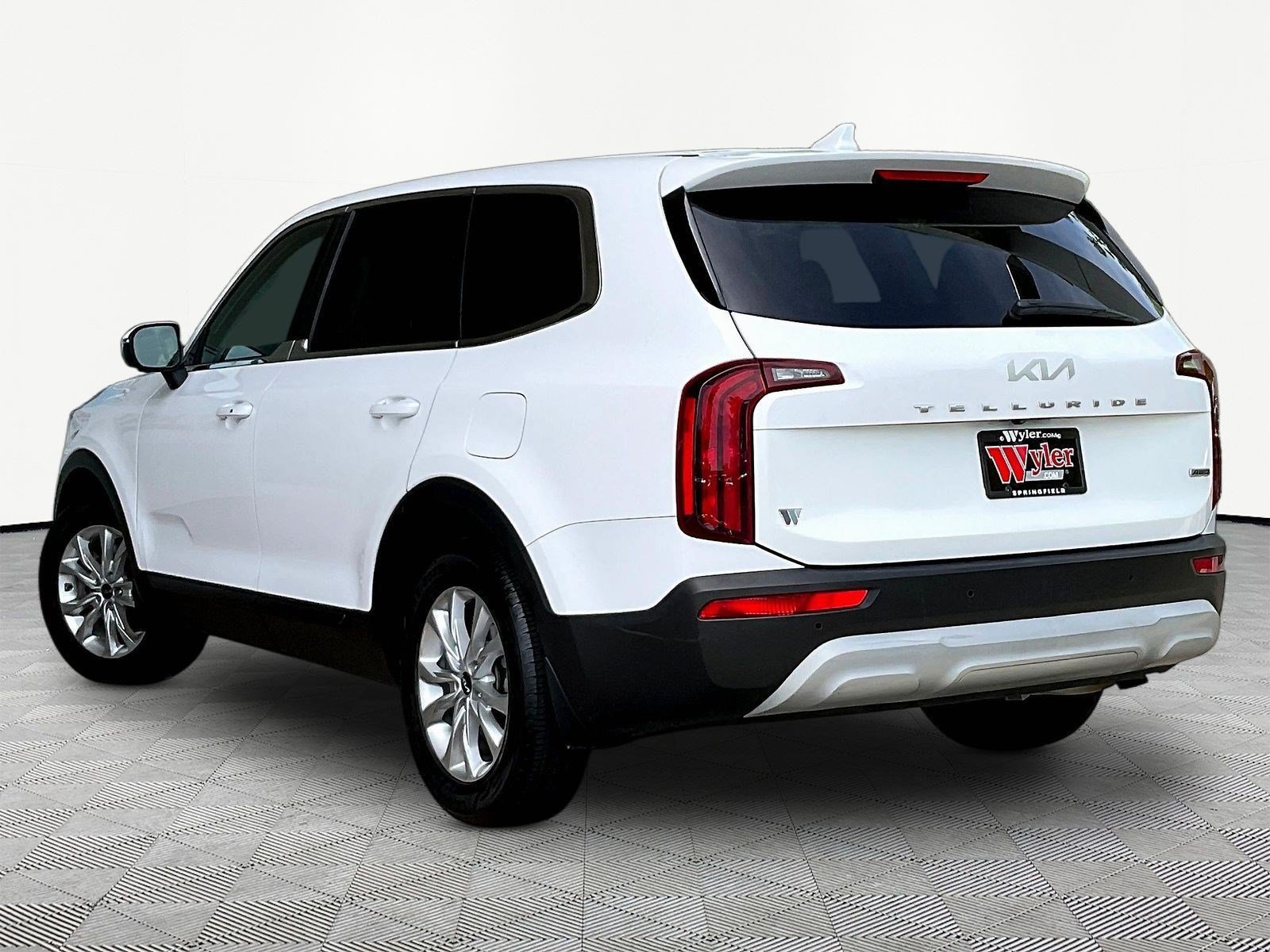 Used 2022 Kia Telluride LX AWD/4WD image 4