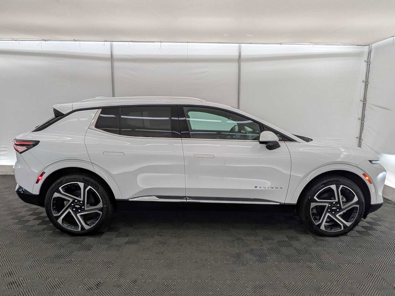 New 2026 Chevrolet Equinox EV LT image 7