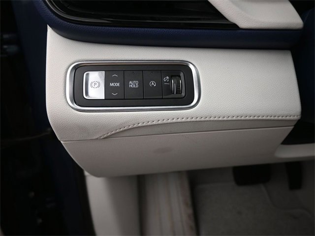 Certified 2025 Buick Enclave Avenir image 35