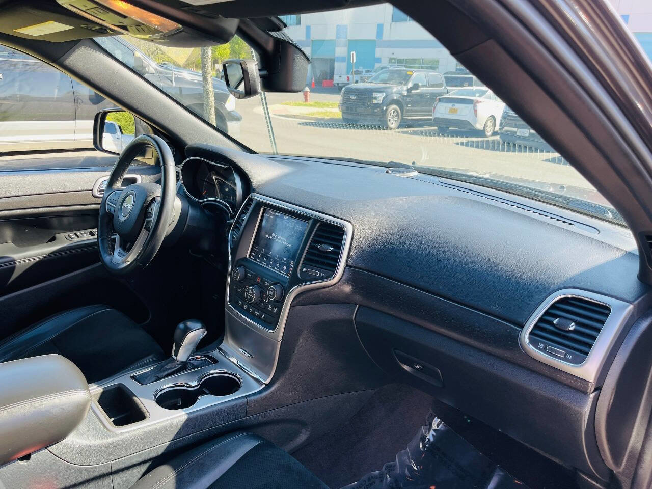 Used 2018 Jeep Grand Cherokee Altitude image 37