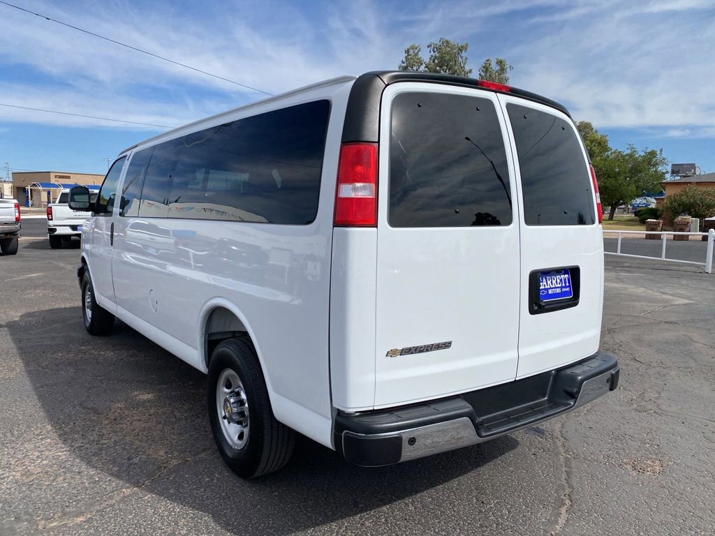 Used 2025 Chevrolet Express 3500 LT w/ LT Preferred Equipment Group RWD image 12
