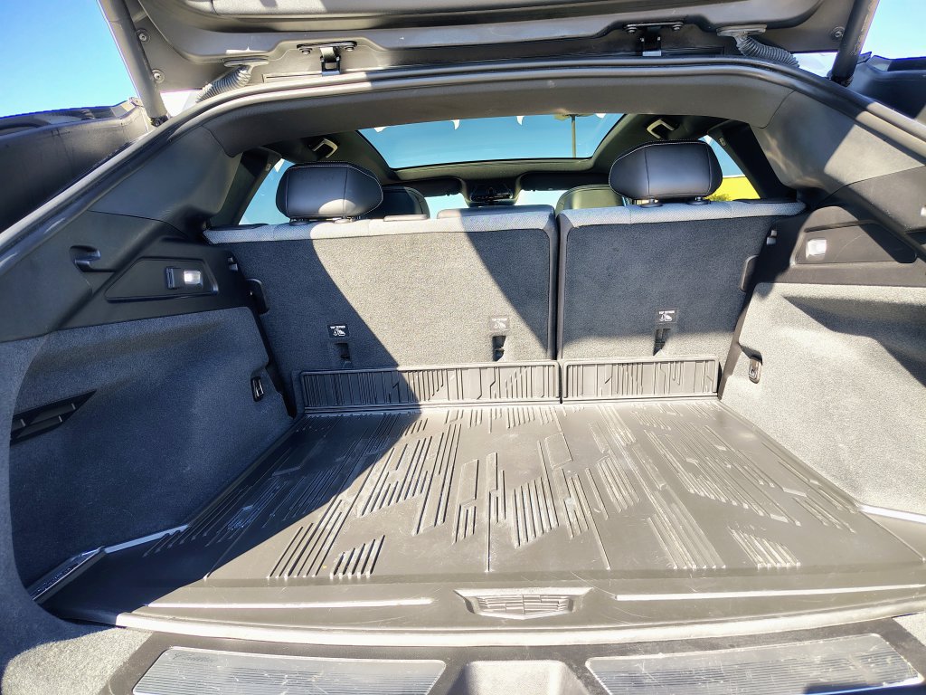 Used 2024 Cadillac Lyriq Tech w/ LPO, Floor Liner Package AWD/4WD image 15