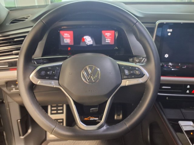 Used 2024 Volkswagen Atlas Peak Edition SEL AWD/4WD image 10