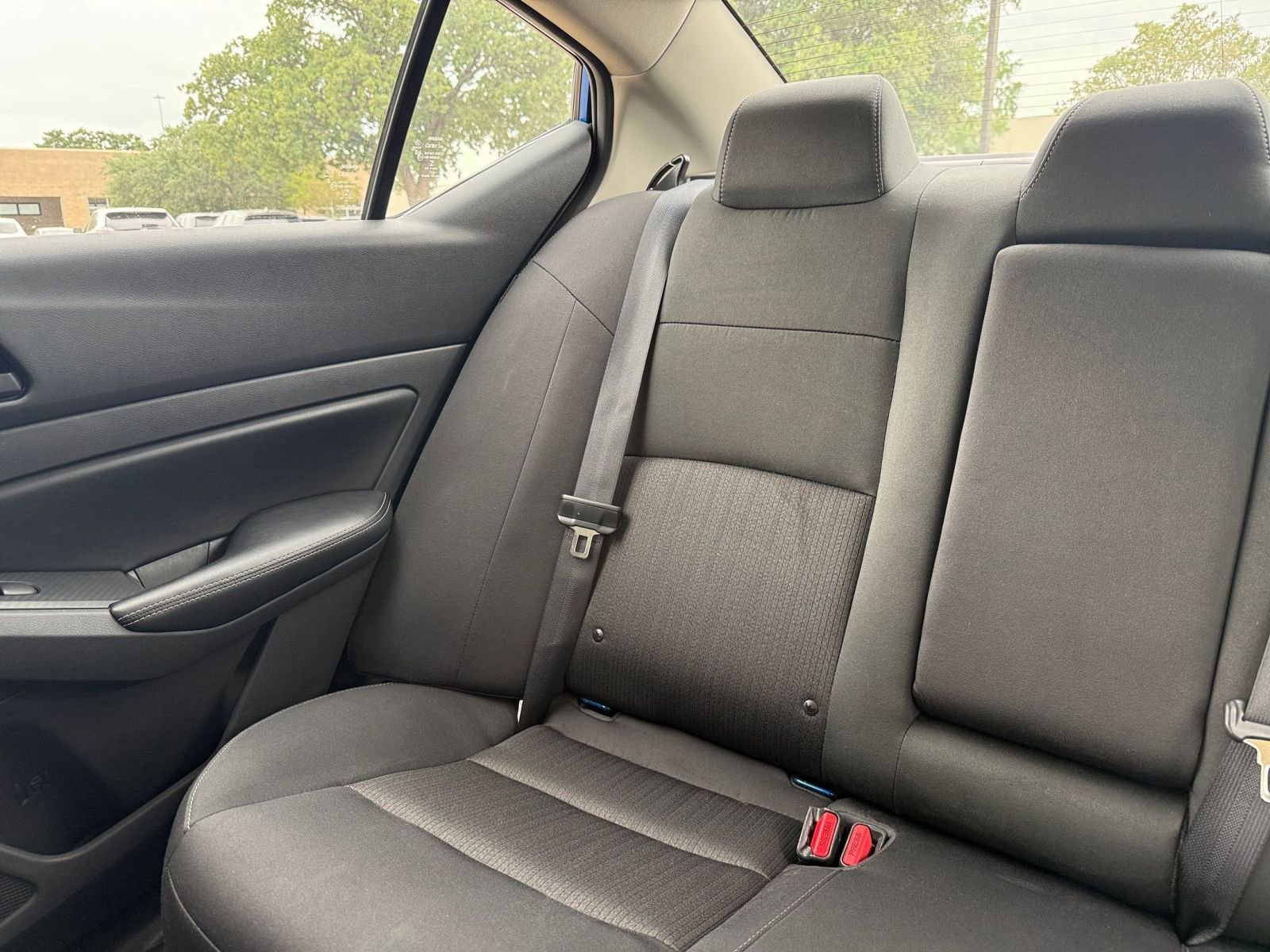 Used 2025 Nissan Altima 2.5 SV FWD image 40