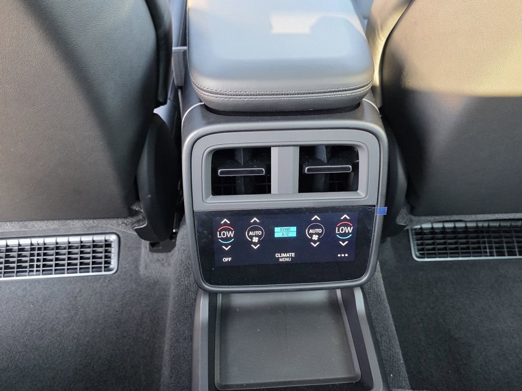 Certified 2025 Porsche Taycan image 30