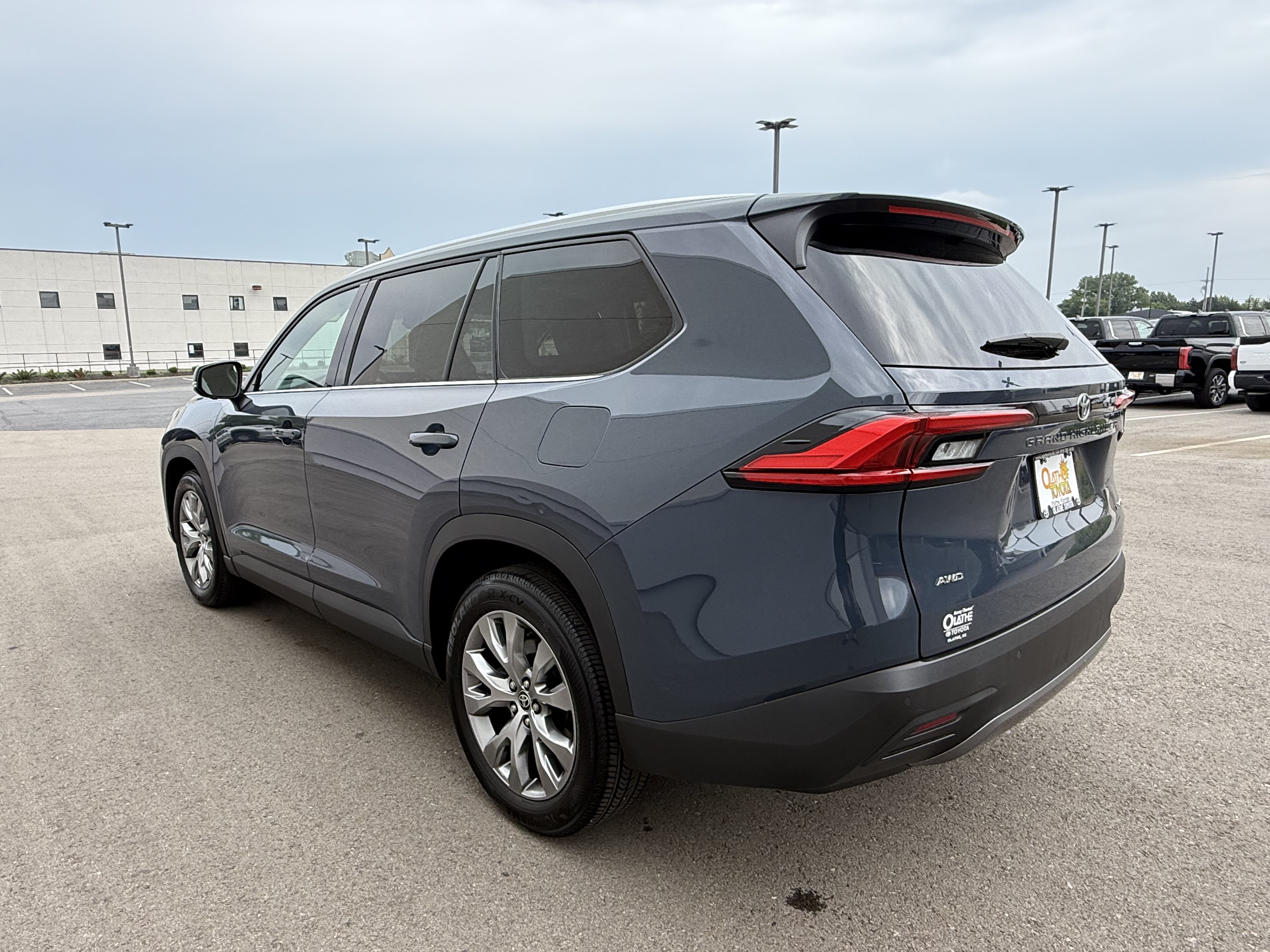 Certified 2024 Toyota Grand Highlander AWD image 3