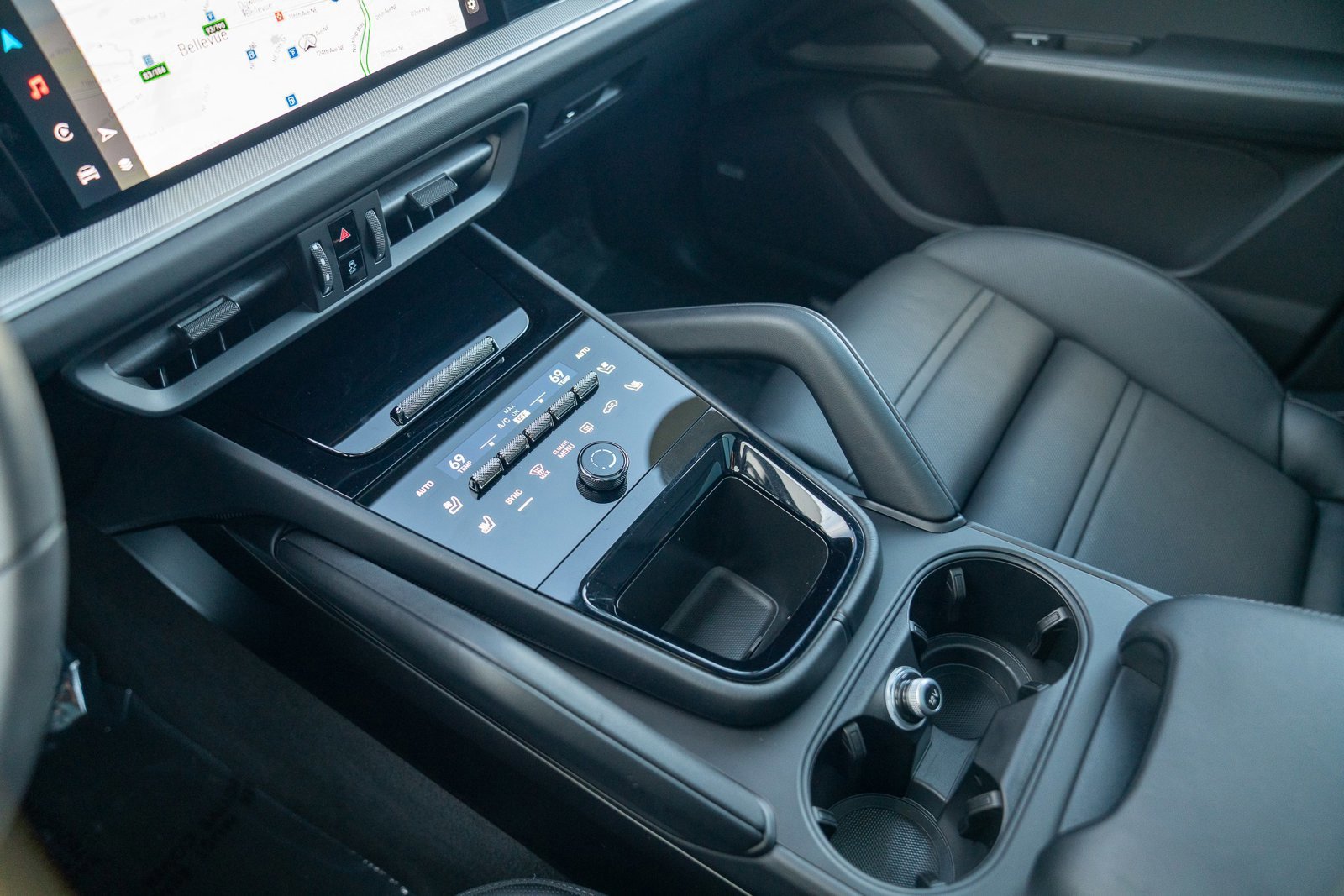 Used 2025 Porsche Cayenne image 21