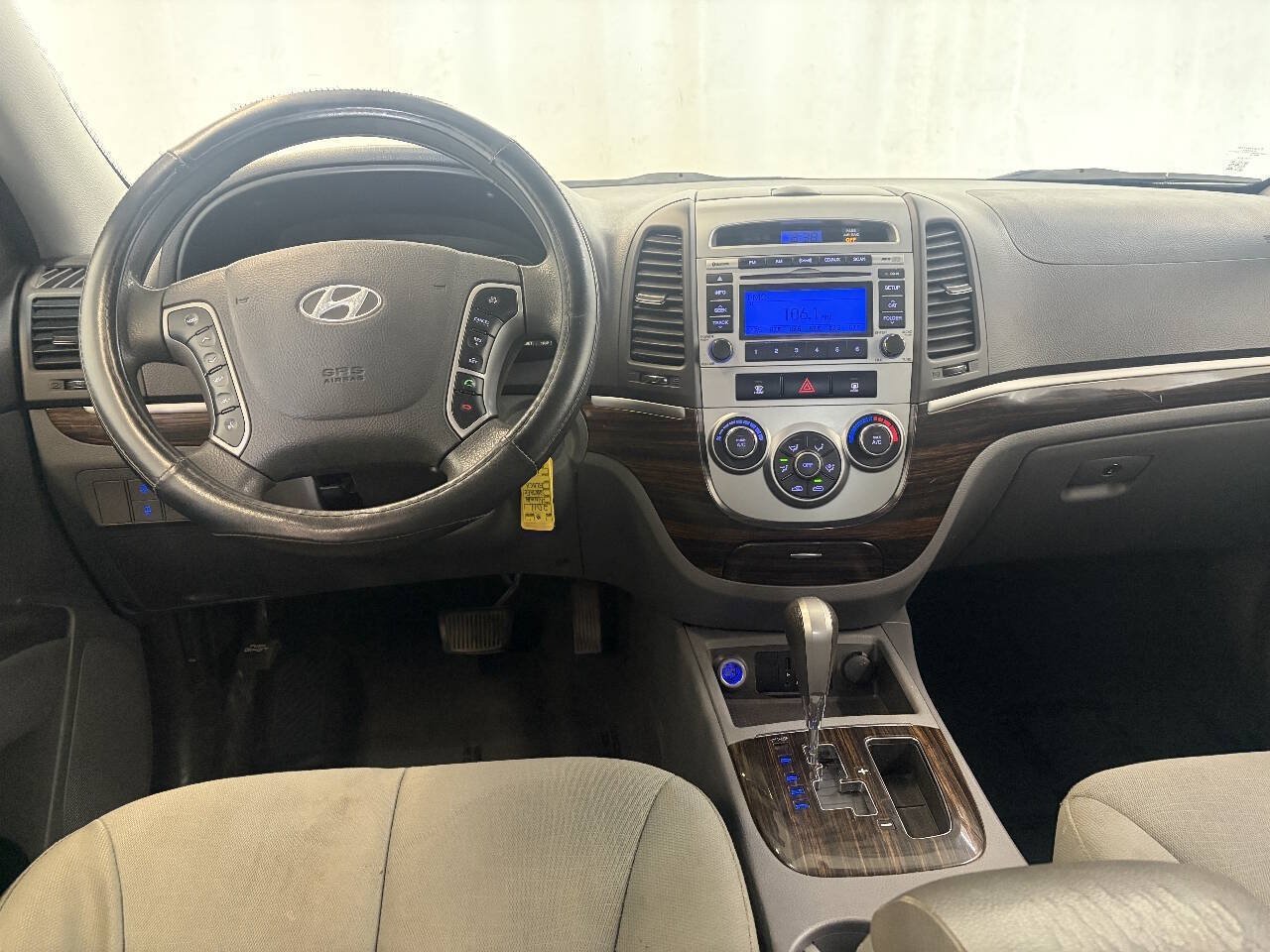 Used 2011 Hyundai Santa Fe GLS AWD/4WD image 12