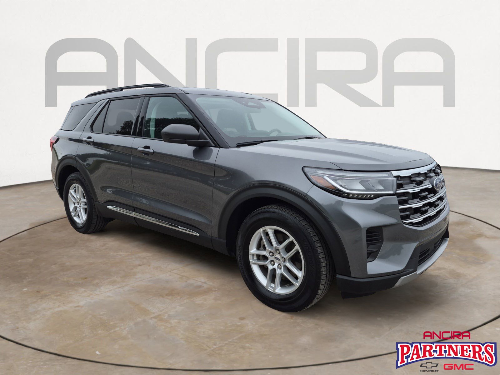 Used 2025 Ford Explorer Active RWD image 1