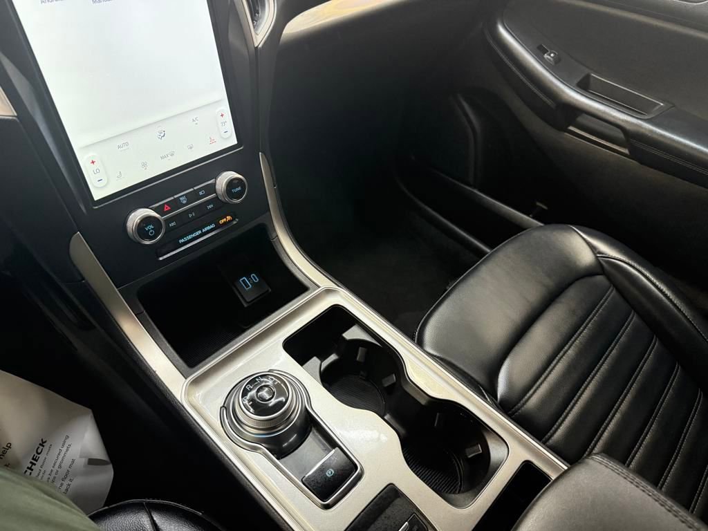 Used 2023 Ford Edge SEL image 14