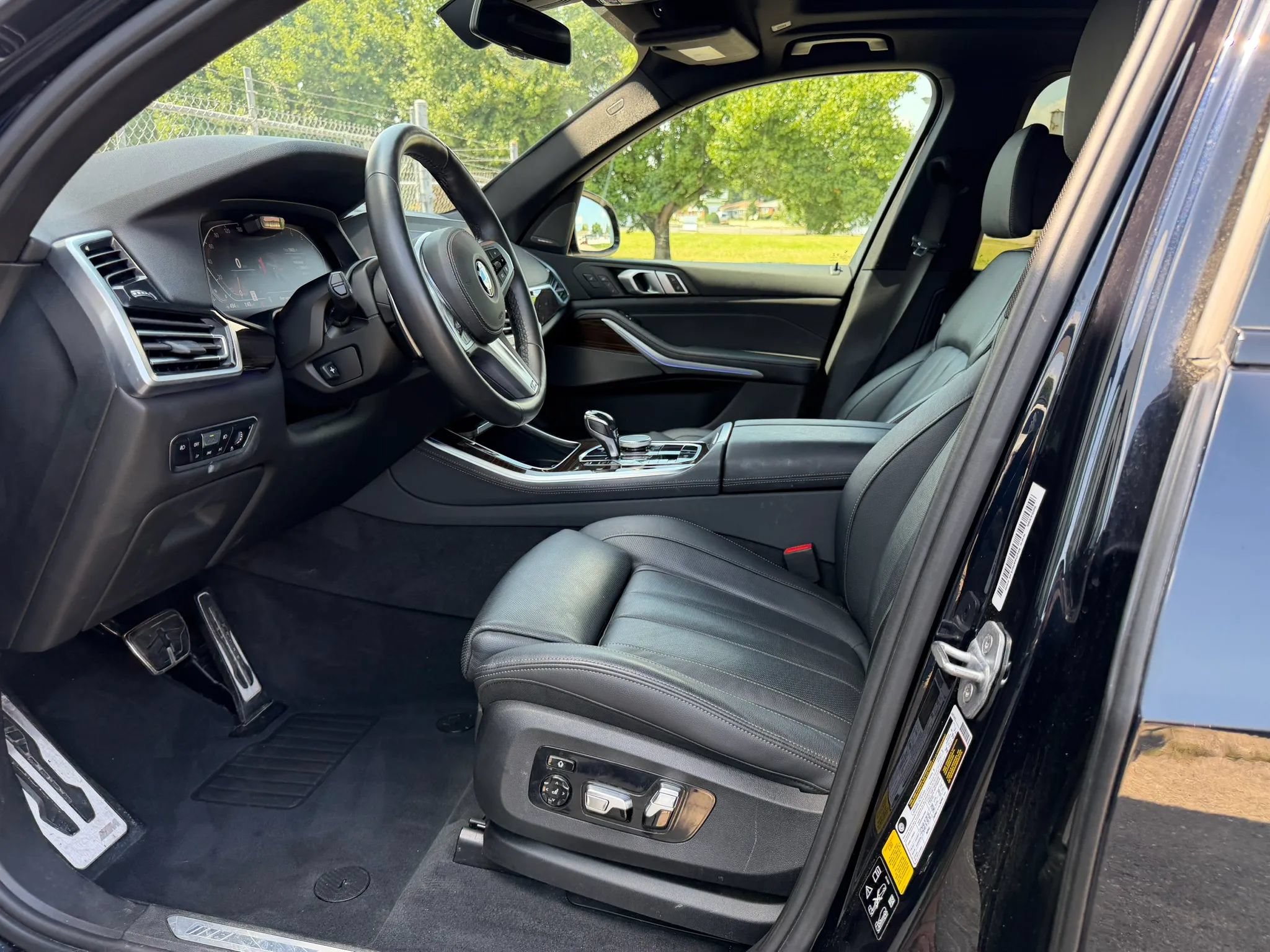Used 2019 BMW X5 xDrive40i w/ M Sport Package AWD/4WD image 10