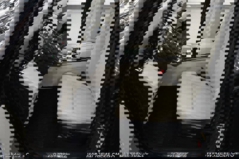 Used 2020 Land Rover Range Rover Velar S image 14