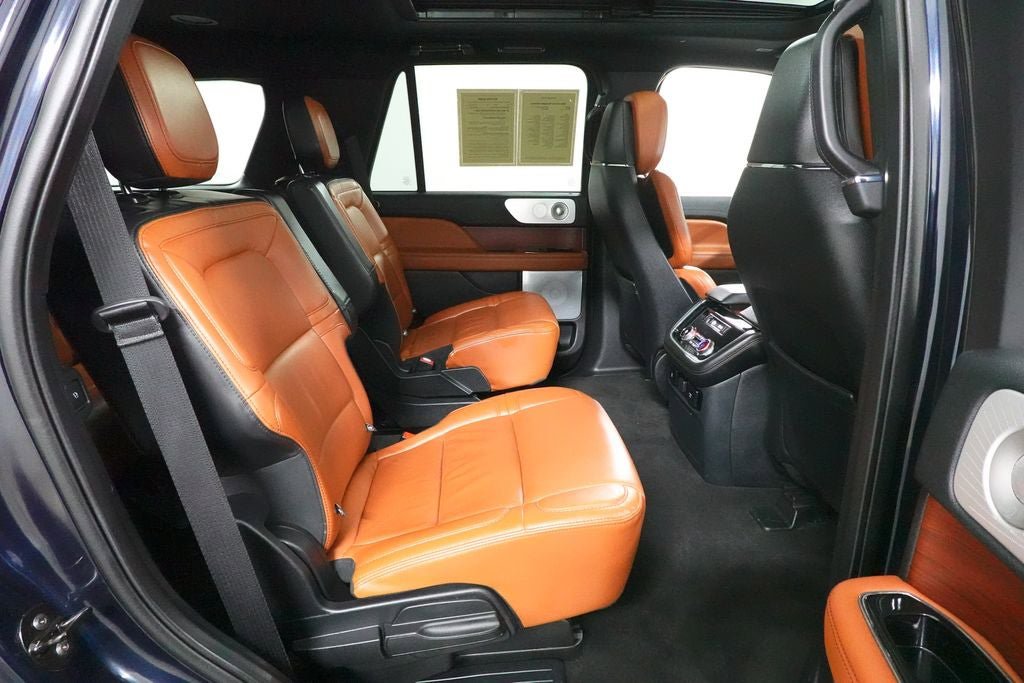 Used 2021 Lincoln Navigator Reserve w/ Luxury Package AWD/4WD image 32