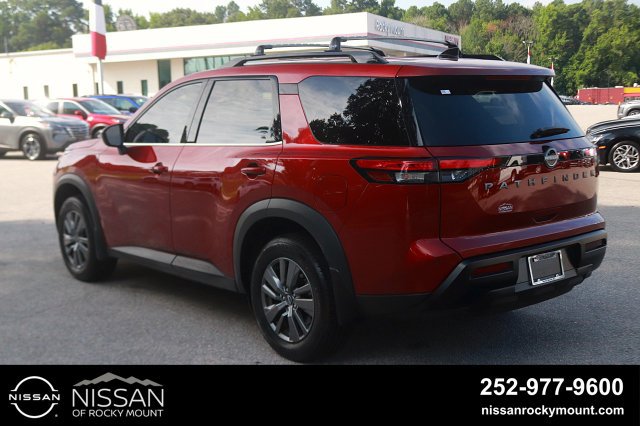 Certified 2026 Nissan Pathfinder SV FWD image 5