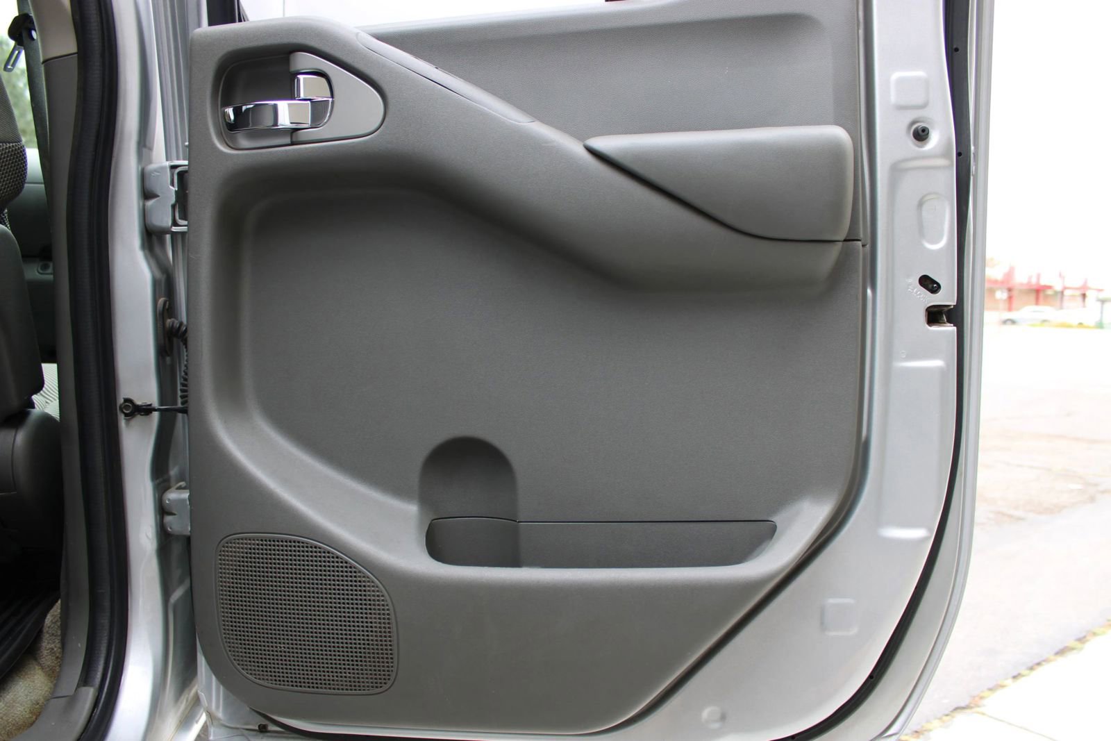 Used 2014 Nissan Frontier SV image 17