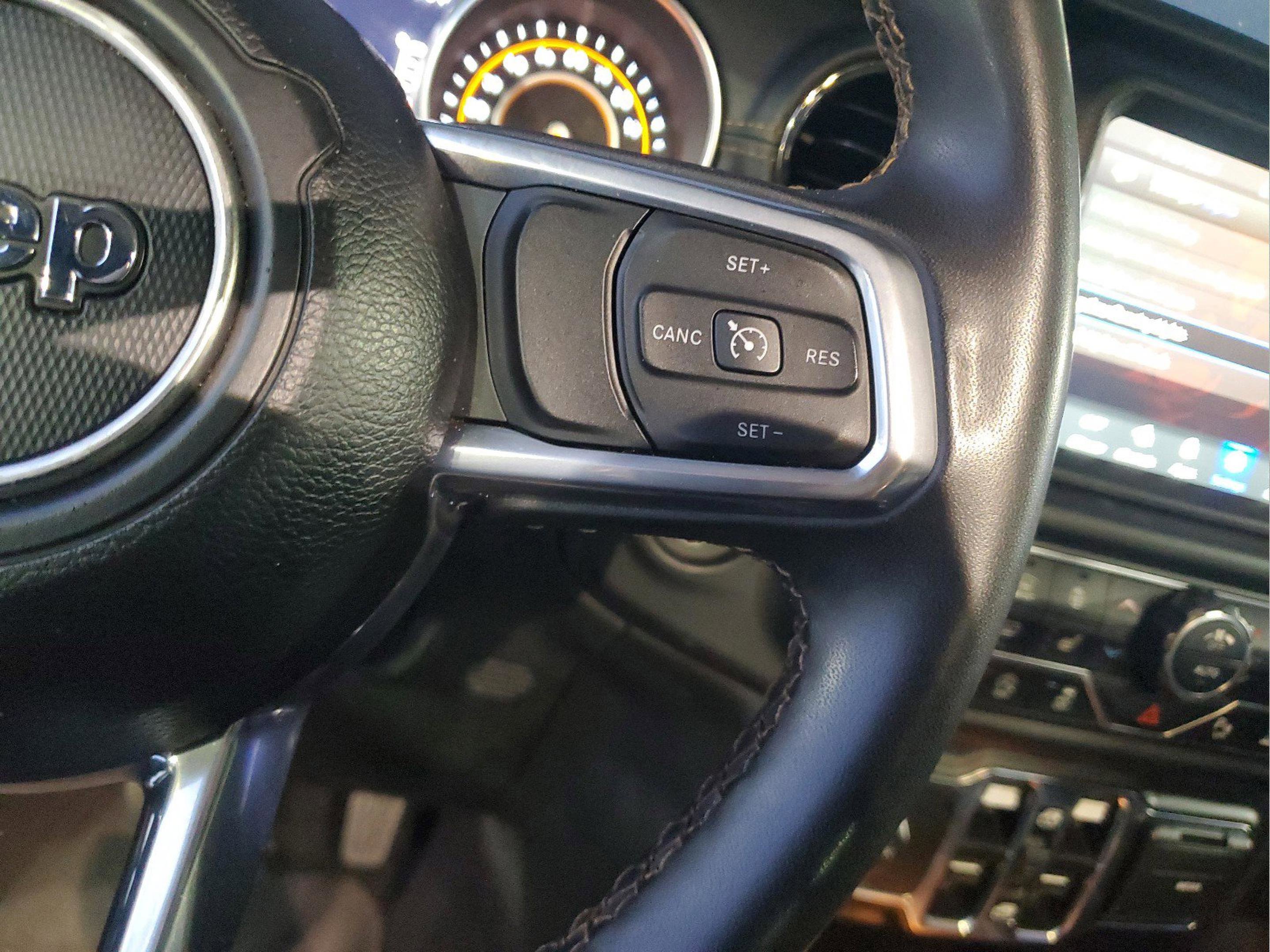 Used 2023 Jeep Gladiator Overland AWD/4WD image 26