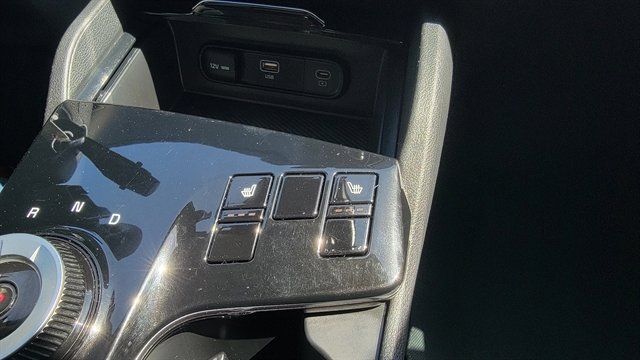 Used 2023 Kia Sportage LX AWD/4WD image 34