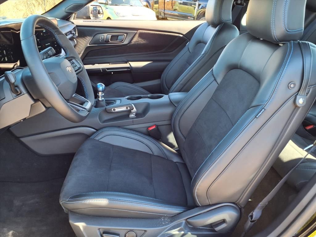 Used 2025 Ford Mustang Dark Horse image 27