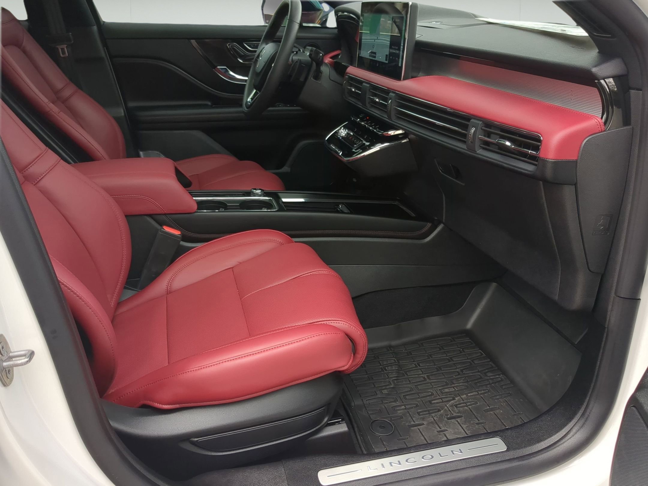 New 2026 Lincoln Corsair Reserve FWD image 24