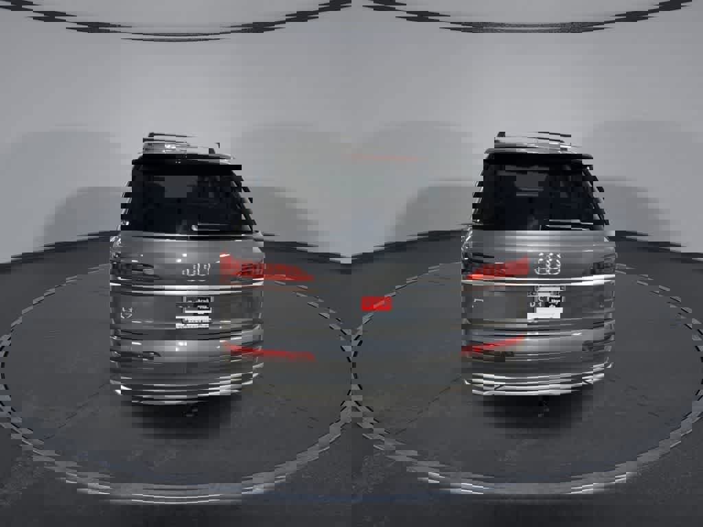 Used 2022 Audi Q7 2.0T Premium w/ Convenience Package image 7