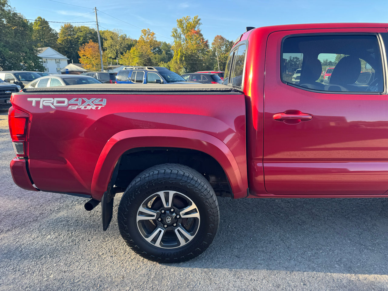 Used 2016 Toyota Tacoma TRD Sport image 6