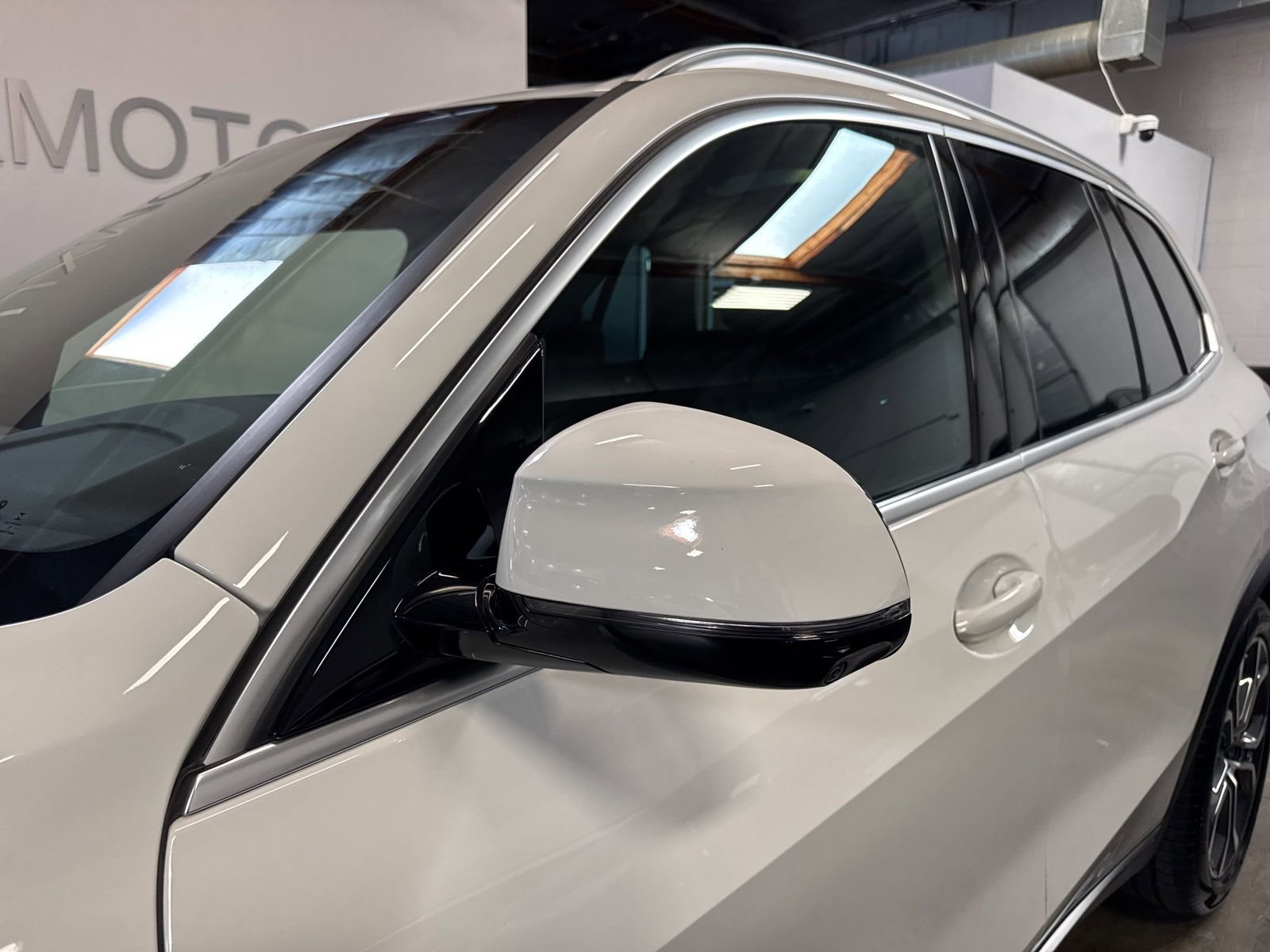 Used 2023 BMW X5 sDrive40i w/ Parking Assistance Package image 5