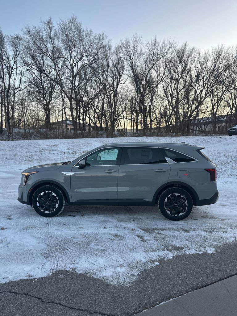 New 2026 Kia Sorento S image 6