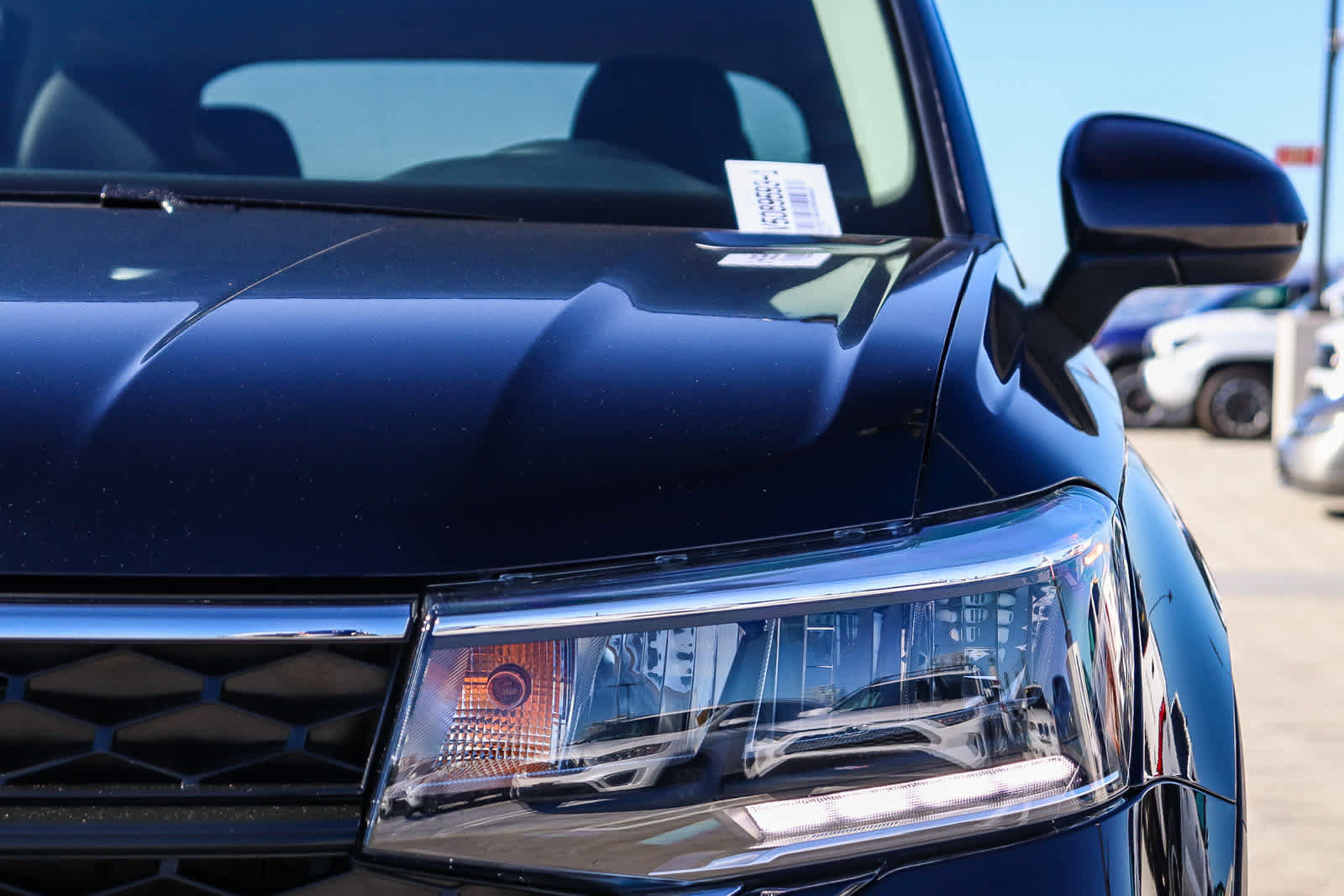 Used 2023 Volkswagen Taos SE w/ Panoramic Sunroof Package image 7