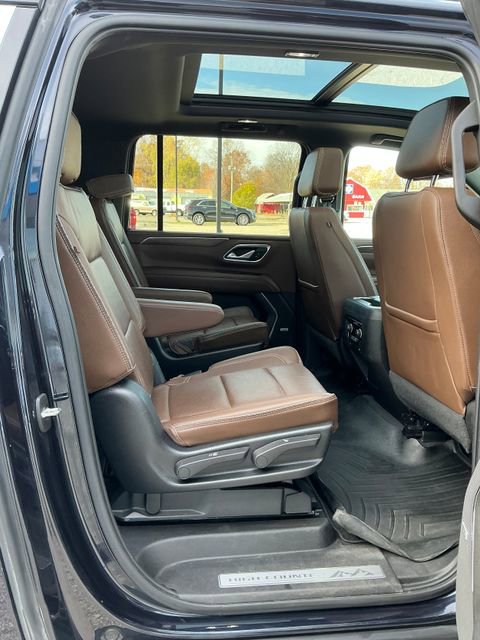 Used 2022 Chevrolet Suburban High Country image 14