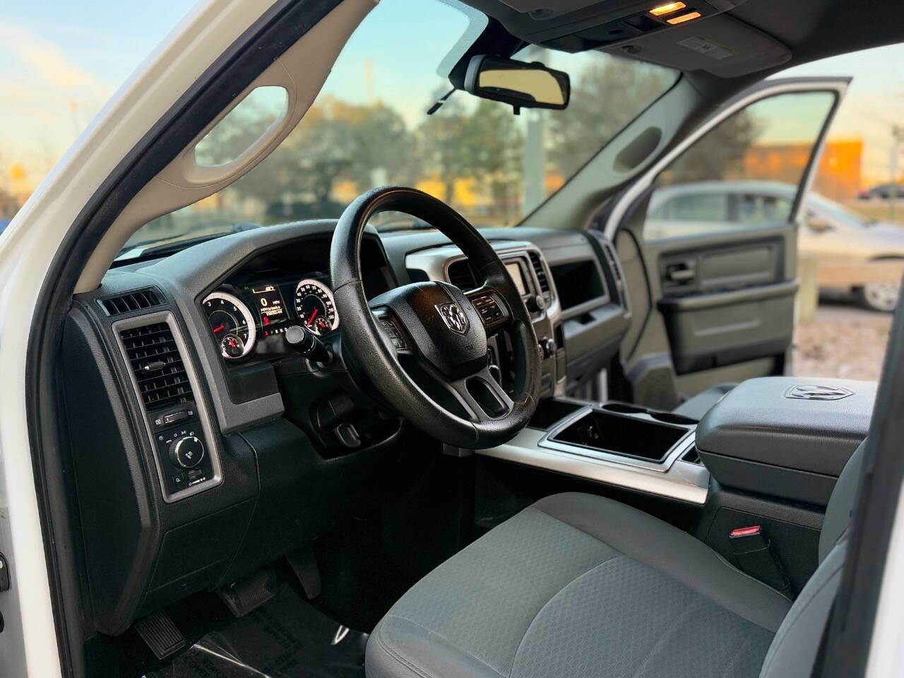 Used 2015 RAM 1500 Express AWD/4WD image 21