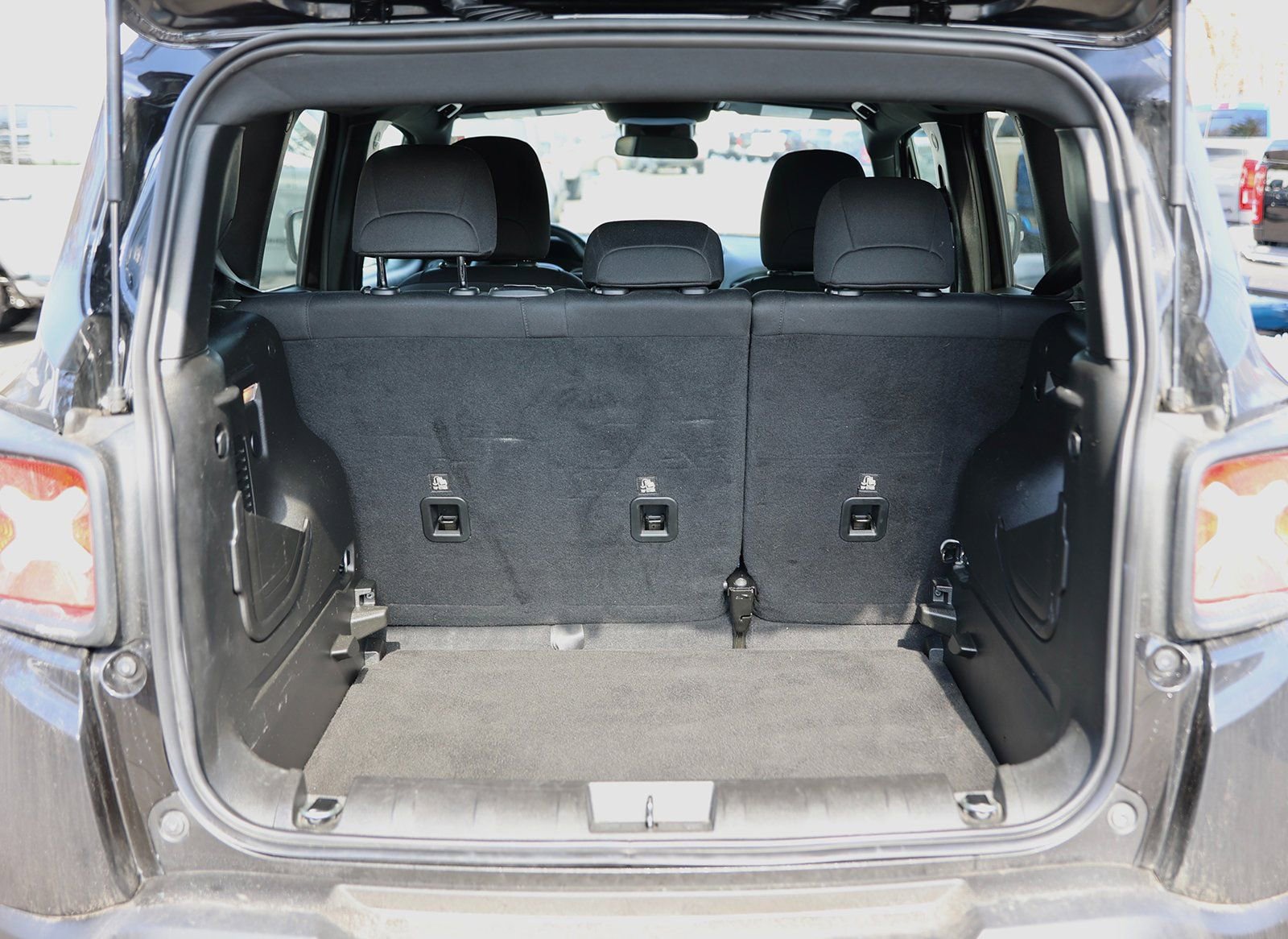 Used 2022 Jeep Renegade Altitude image 11