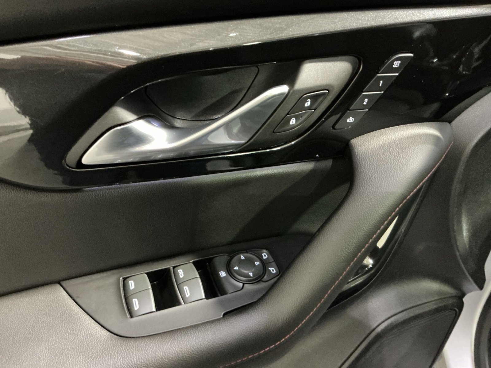 Used 2021 Chevrolet Blazer RS w/ Enhanced Convenience Package image 23