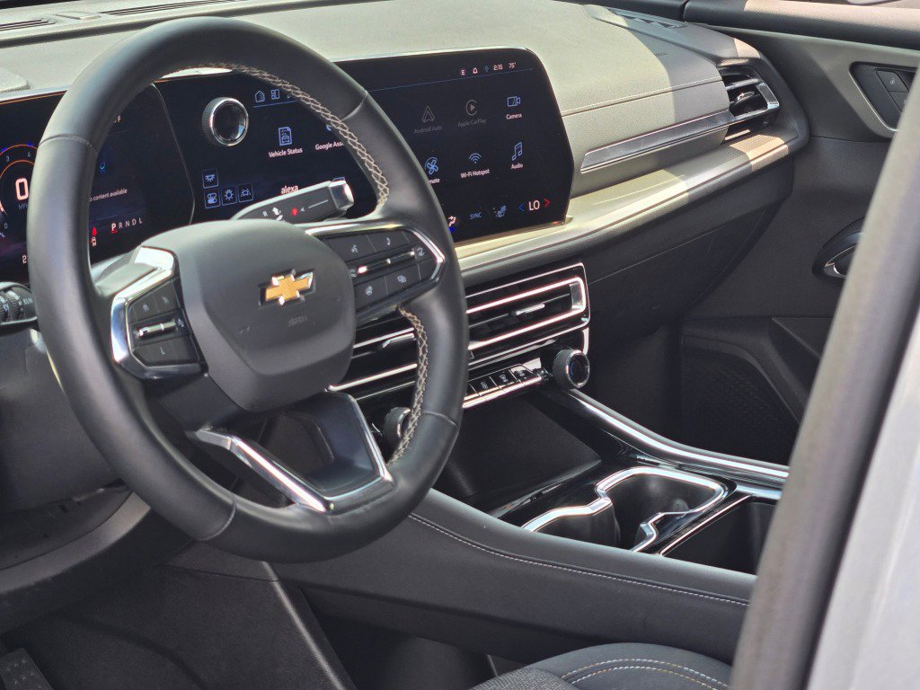 Used 2025 Chevrolet Traverse LT image 22