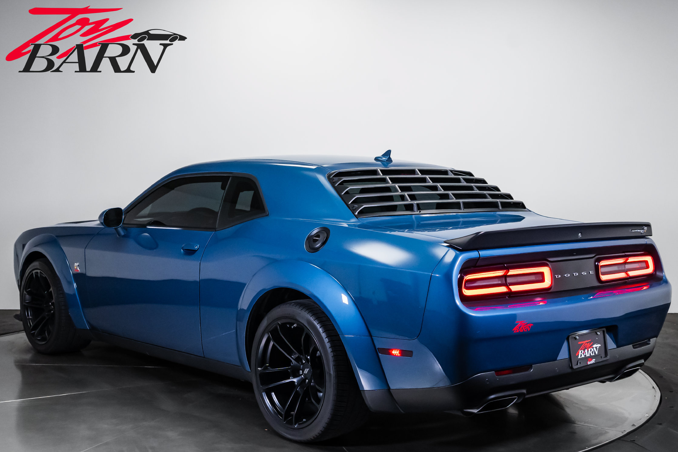 Used 2021 Dodge Challenger R/T Scat Pack RWD image 3