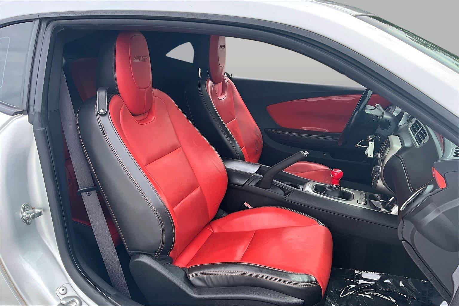 Used 2015 Chevrolet Camaro SS w/ RS Package RWD image 9